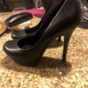 Jessica Simpson black heels
